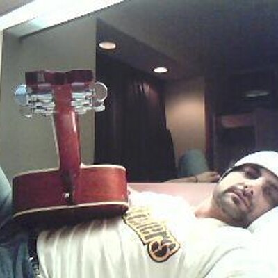 Profile Picture of Jay Scholl (@jayztunez) on Twitter