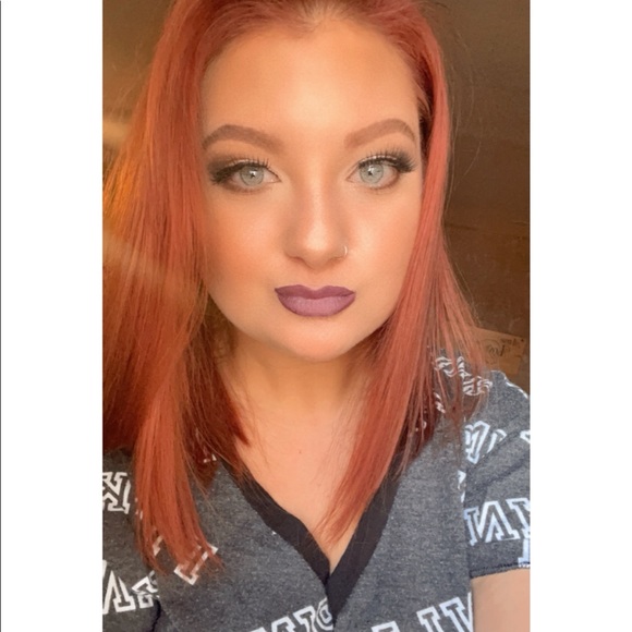 Profile Picture of Kellsie Warner (@kellsie_warner) on Poshmark