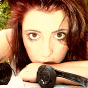 Profile Picture of Hazel Newton (@BringsSmiles) on Youtube