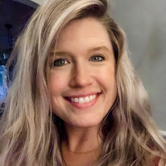 Profile Picture of Jackie Filanowski (@jacfilanowski) on Poshmark