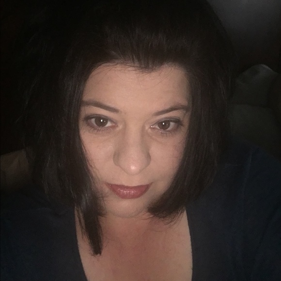 Profile Picture of Mandy Perkinson (@mrsperkinson) on Poshmark