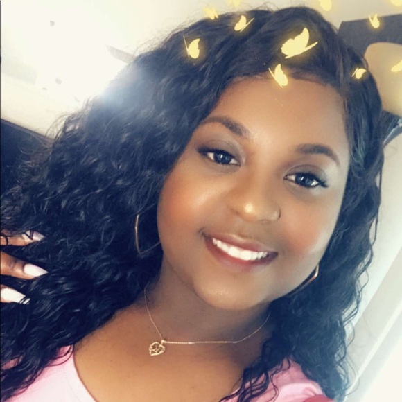 Profile Picture of Kandice Freeman (@kandice_freeman) on Poshmark