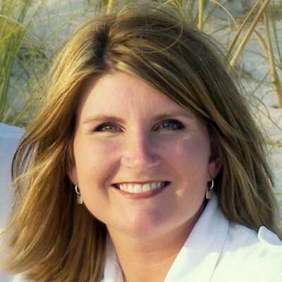 Profile Picture of Jennifer Moore (@EstieAndHaskell) on Twitter