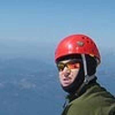 Profile Picture of Devin Farrell (@doctoraquatic) on Twitter