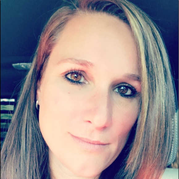 Profile Picture of Crystal Inman (@crystaljem19) on Poshmark