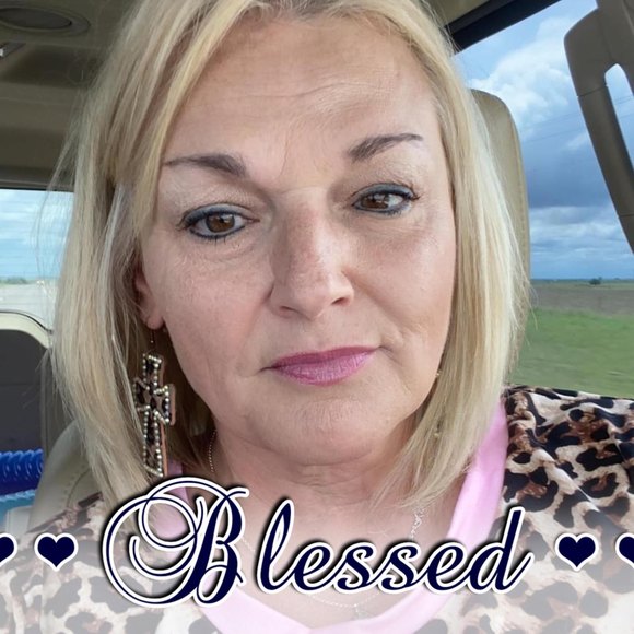 Carri Simunek - Poshmark Profile Picture of Carri Simunek (@simunekc) on Poshmark