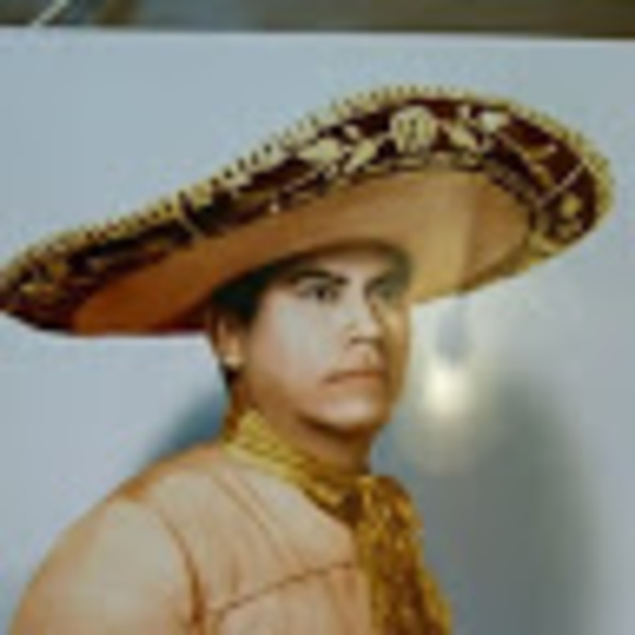 Profile Picture of Cesar Mata (@cesardamianc) on Poshmark