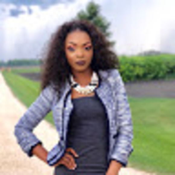 Profile Picture of Kellisha B (@kellisha98) on Poshmark