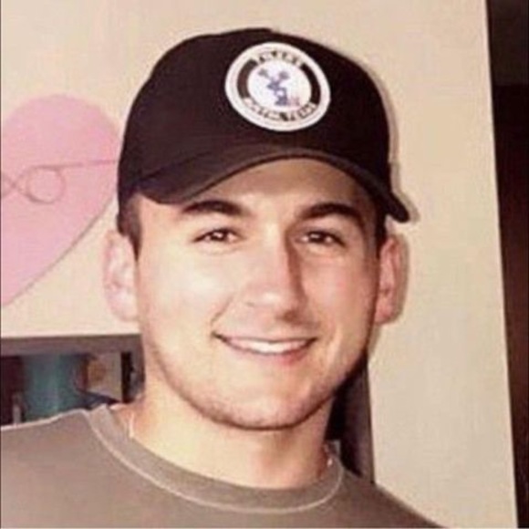 Profile Picture of Dylan Cardwell (@dylancardwell) on Poshmark