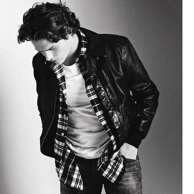 Profile Picture of Jonathan Groff (@JohnSaintGroff) on Twitter