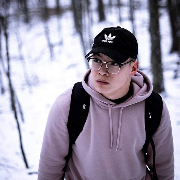 Profile Picture of Evan Zhang (@evanzhang34) on Poshmark