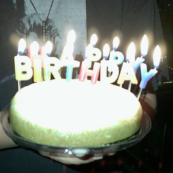 Profile Picture of Shauna Flinders (@shaunaposh) on Poshmark