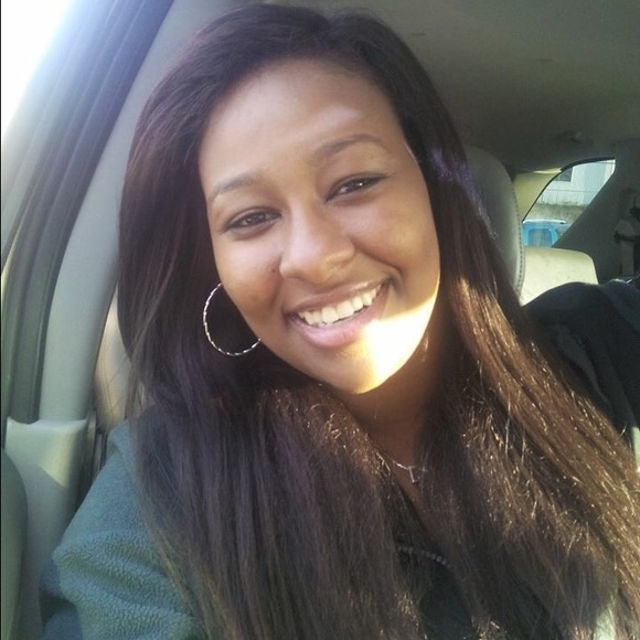 Profile Picture of Dominique Holliday (@riyah2016) on Poshmark