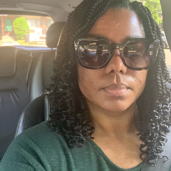 Profile Picture of Dawn Hurdle (@dawnhurdle) on Poshmark