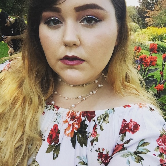 Profile Picture of Lindsey Hutterer (@lindshutt) on Poshmark
