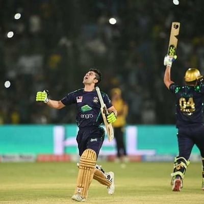 Profile Picture of  🇵🇰AyEsHa||Team Ahmad 🇵🇰 (@ASKiPrincesss) on Twitter