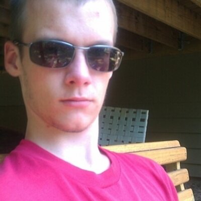 Profile Picture of Chris Vigneault (@dieselredneck73) on Twitter