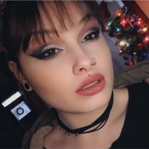Profile Picture of Harley Milkovich (@harleymilkovich) on Poshmark