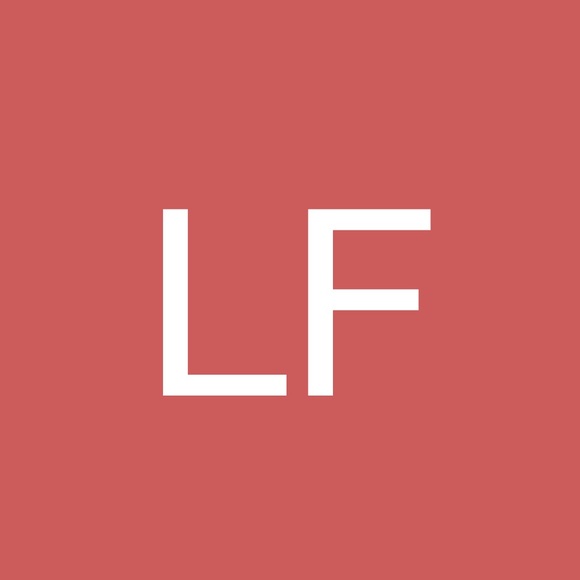 Profile Picture of Lyndel Fusello (@lyndelfusello) on Poshmark