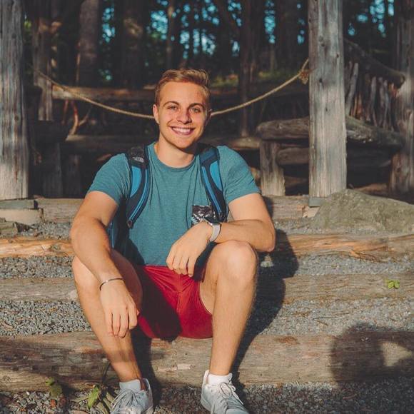 Profile Picture of Jake Fox (@jakefox945) on Poshmark