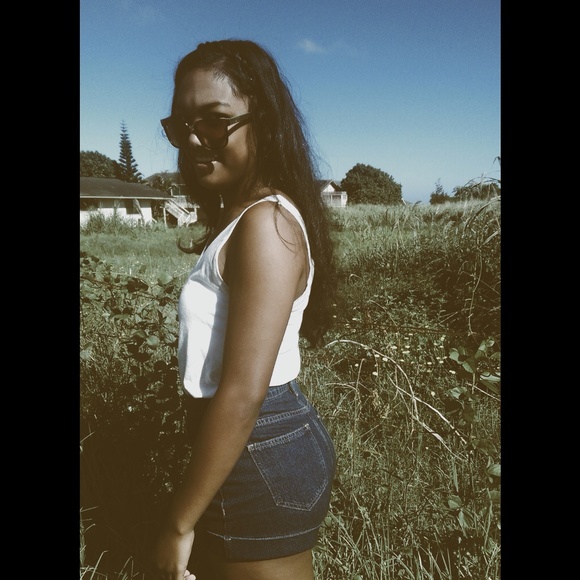 Hoala Alapai - Poshmark Profile Picture of Hoala Alapai (@hoalaalapai) on Poshmark