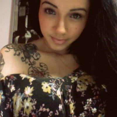 Profile Picture of Lucinda Mullins (@lucindagirl1003) on Twitter