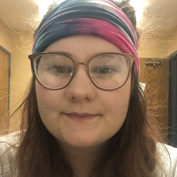 Isabel Fischer - Poshmark Profile Picture of Isabel Fischer (@isabelfisch) on Poshmark