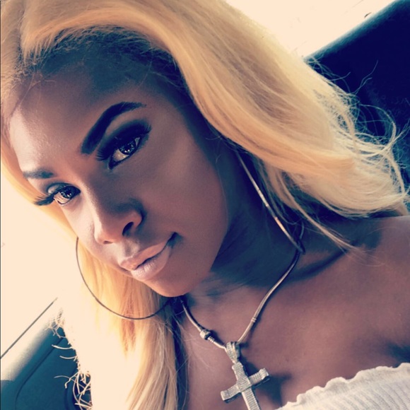 Profile Picture of Nikki Grisson (@iamvixen1) on Poshmark