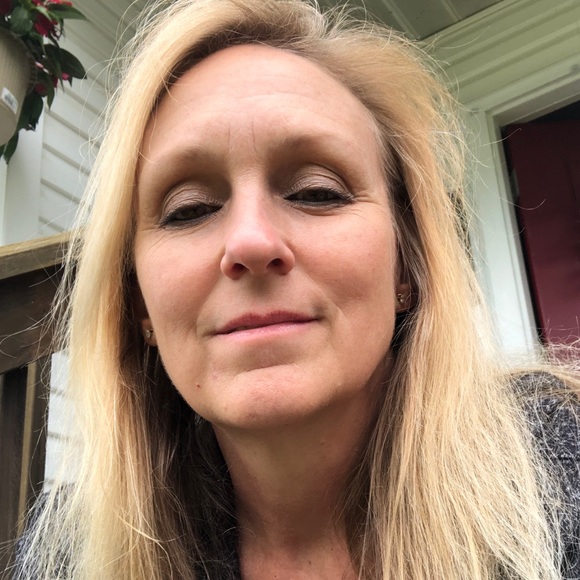 Profile Picture of Joyce Kridle (@joycekridle) on Poshmark