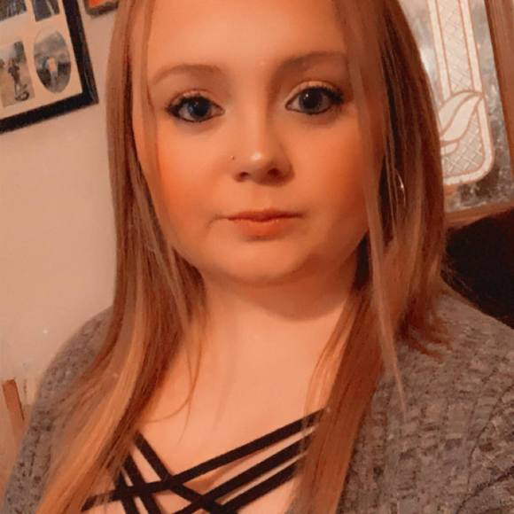 Profile Picture of Cassie Bellmer (@cassiebellmer5) on Poshmark