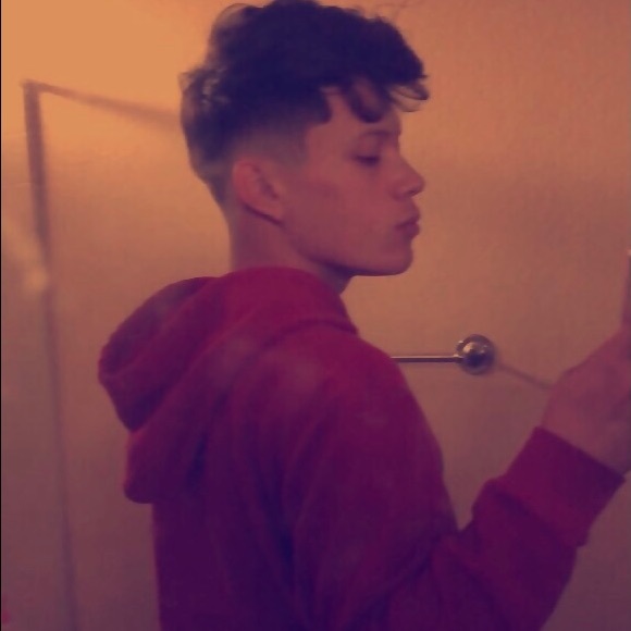 Profile Picture of Joey Navarro (@831joey) on Poshmark