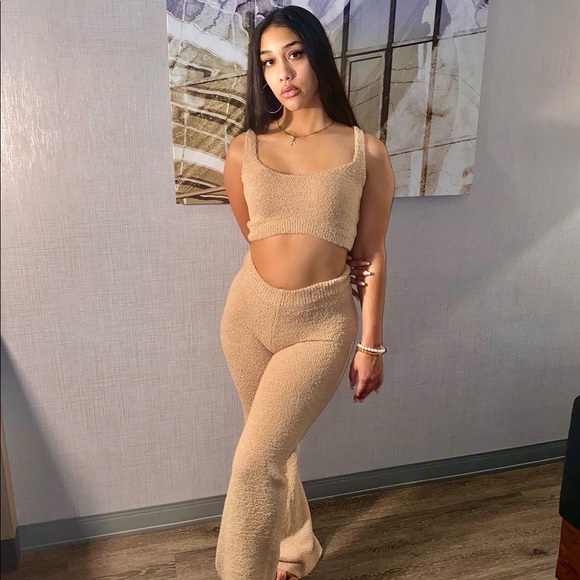 Profile Picture of Michaelle Campagnone (@mrsstealyaheart) on Poshmark