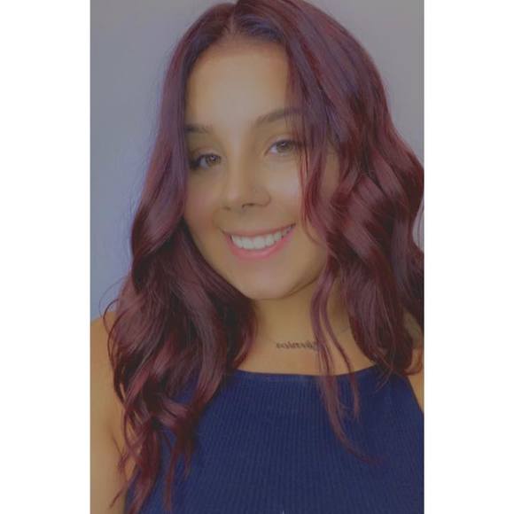 Monica Rzeszuto - Poshmark Profile Picture of Monica Rzeszuto (@monicarzeszuto) on Poshmark