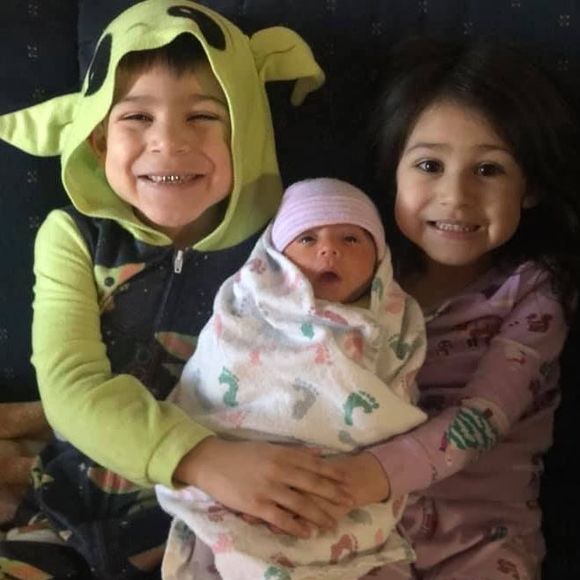 Andrea Figarola - Poshmark Profile Picture of Andrea Figarola (@andreafigarola) on Poshmark