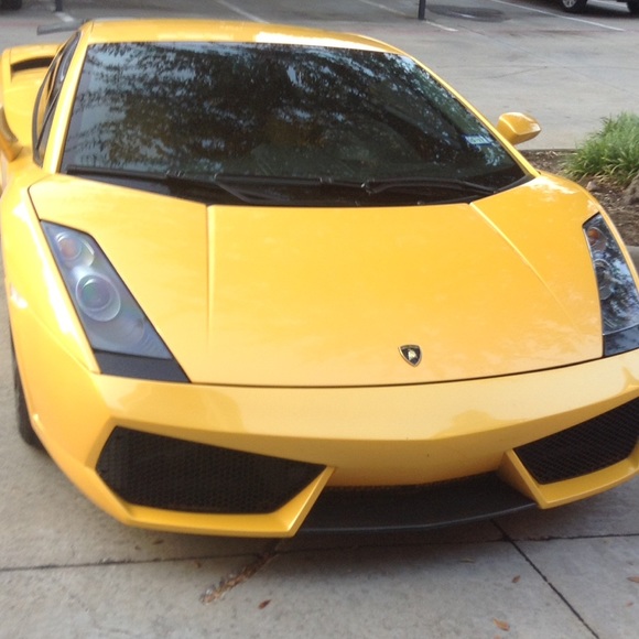 Profile Picture of Trile Hamburg (@trile_hamburg13) on Poshmark