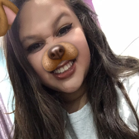 Profile Picture of Daraliz Melo (@daralizm) on Poshmark