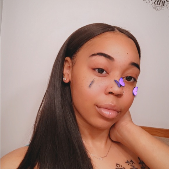 Profile Picture of Kia Scott (@kiabia24) on Poshmark