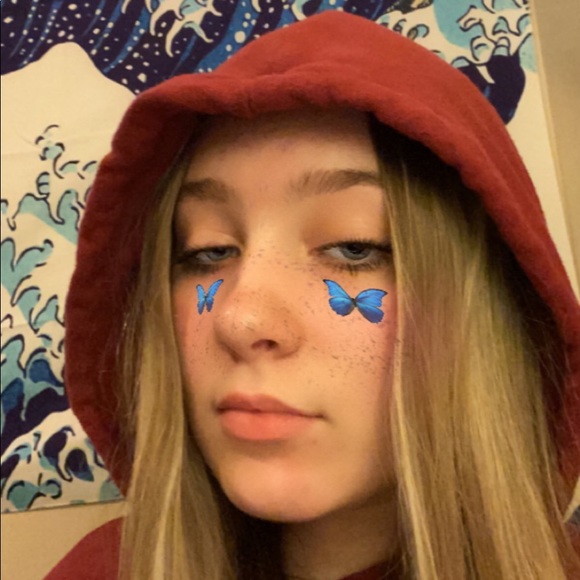 Profile Picture of Amelia Wilberding (@mia_marie226) on Poshmark
