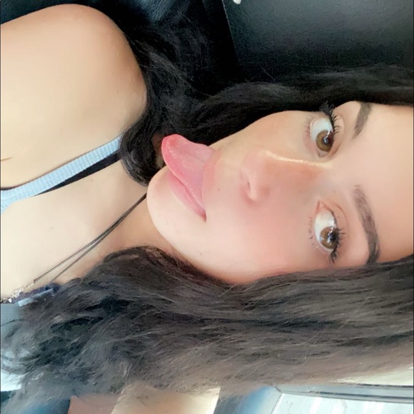 Profile Picture of Zoe Krasner (@zoekrasner) on Poshmark