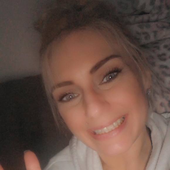 Profile Picture of Amanda Marks (@msamandam82) on Poshmark