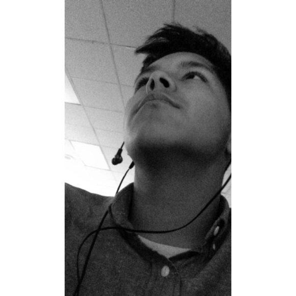 Profile Picture of Joseph Bernal (@jqsph) on Poshmark