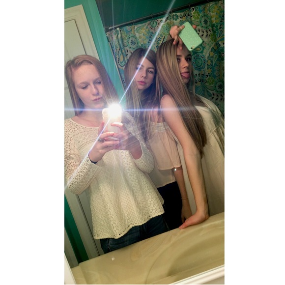 Profile Picture of Caitlin Collett (@ccollett3) on Poshmark