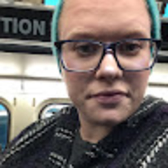 Profile Picture of Becky Zarling (@beckyzarling) on Poshmark