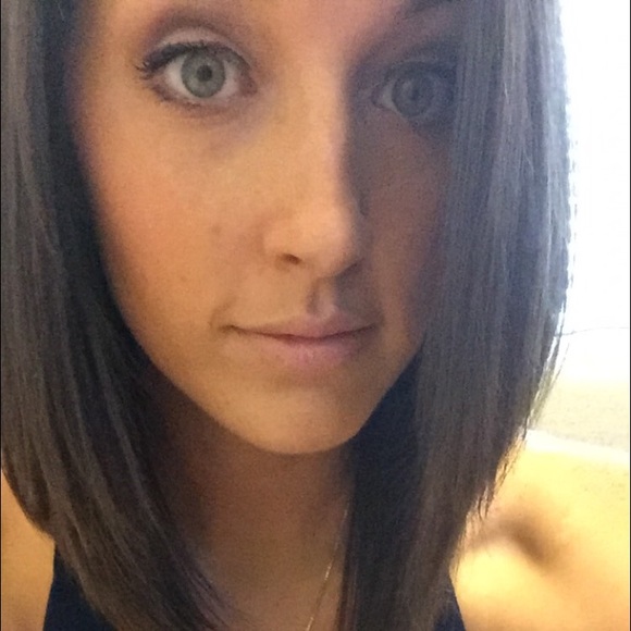 Profile Picture of Brittany Obrien (@brittanyleigh8) on Poshmark