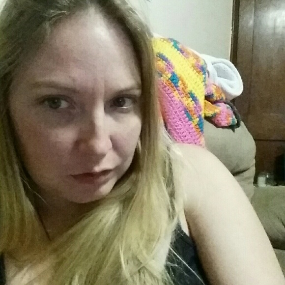 Profile Picture of Elexess Overbey (@lexoverbey) on Poshmark