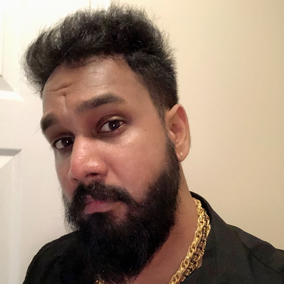 Profile Picture of Karthik Dhinakaran (@karthik6111) on Poshmark
