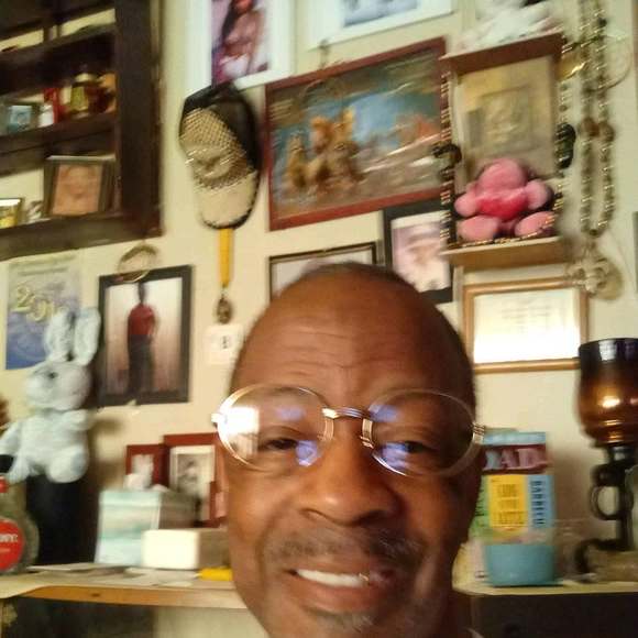 Profile Picture of David Booker (@davidbooker531) on Poshmark