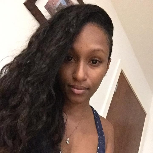 Profile Picture of Crissy Alexander (@oneinamillie) on Poshmark