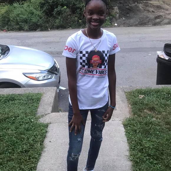 Profile Picture of Marc Marc (@marcdesrosier03) on Poshmark