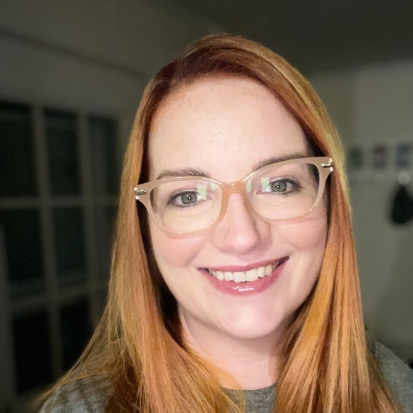 Profile Picture of Mary beth Halbrooks (@mhalbrooks) on Poshmark